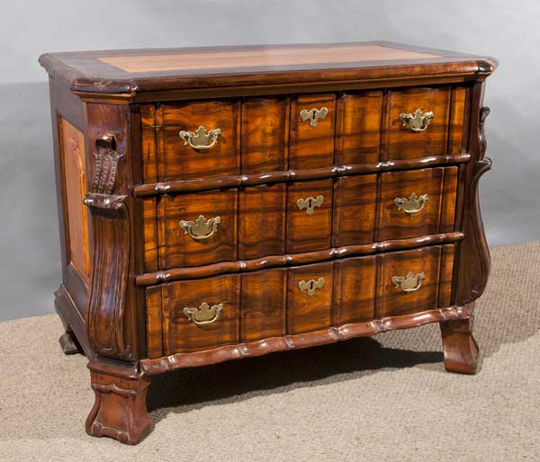 Dutch Colonial Commode, Stinkwood & Yellow wood, South Africa, Circa 1770, 100 x 35 x 75 cms